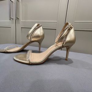 Vince Camuto gold evening strappy sandal sz 10